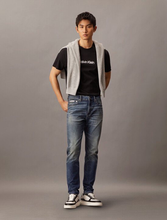 37.5 Slim Taper Jeans