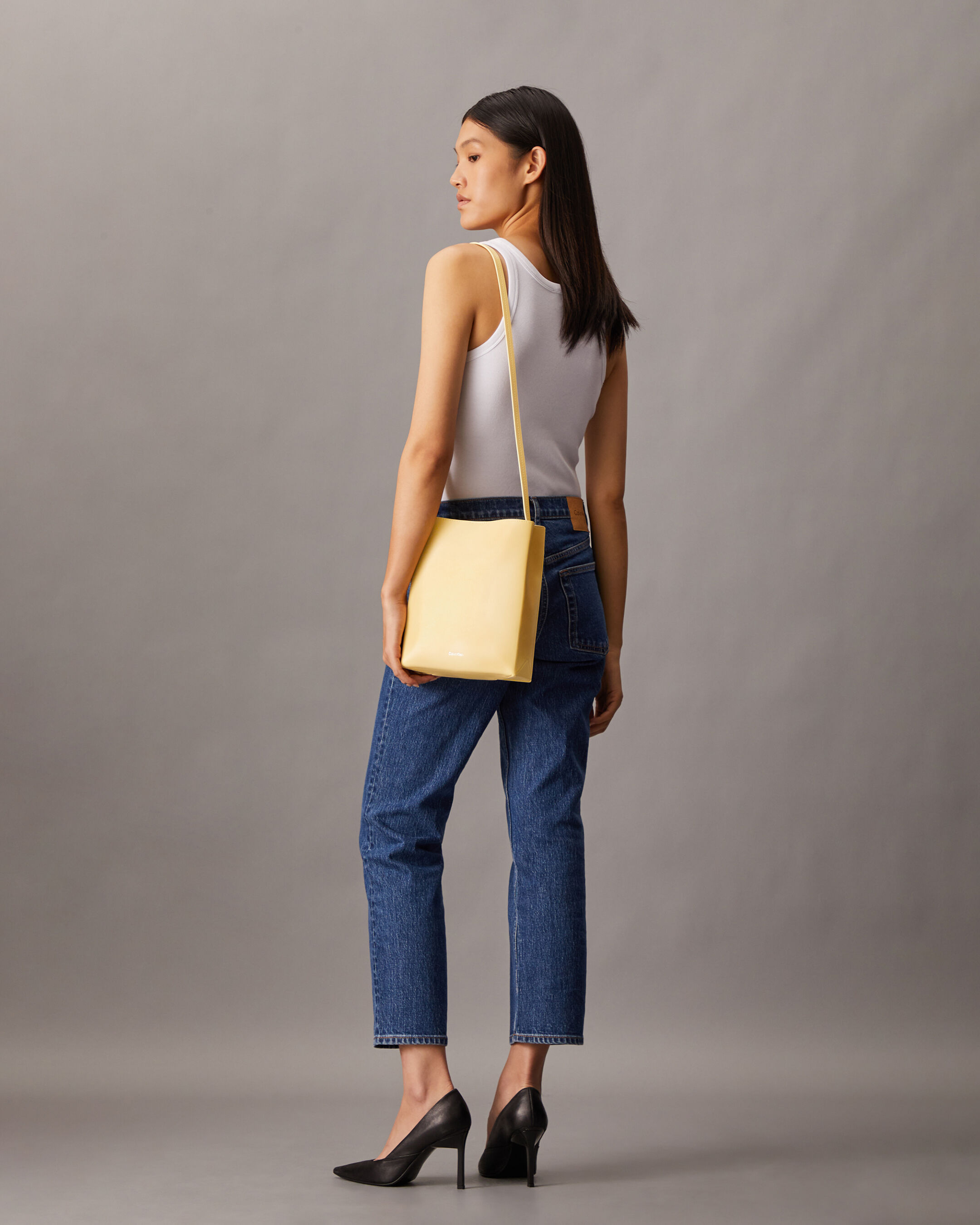 【カルバンクライン】CKJ W Crossbody Paper Leather Bag★人気 CK Paper Bag Leather Crossbody | yellow | Calvin Klein Singapore