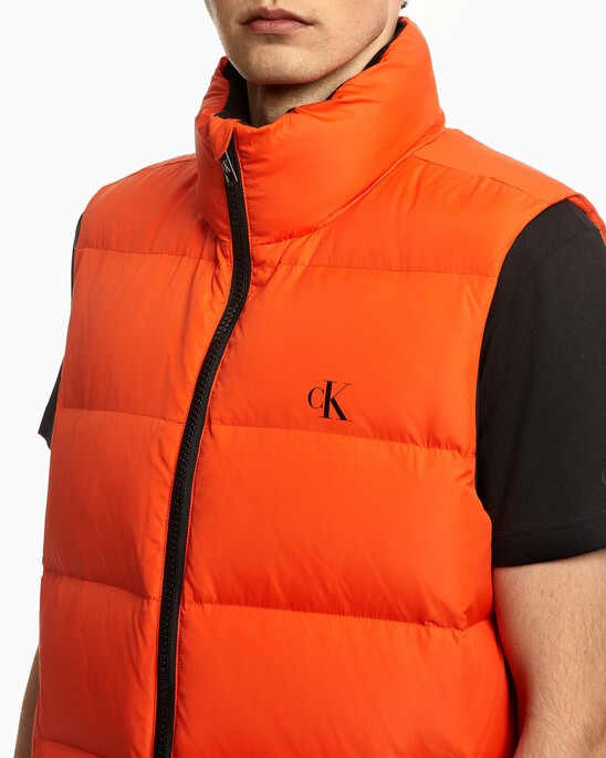 ESSENTIALS DOWN VEST