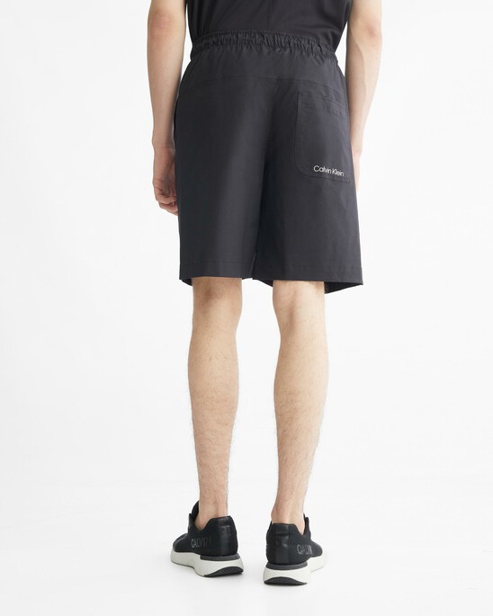 WATER-REPELLENT GYM SHORTS