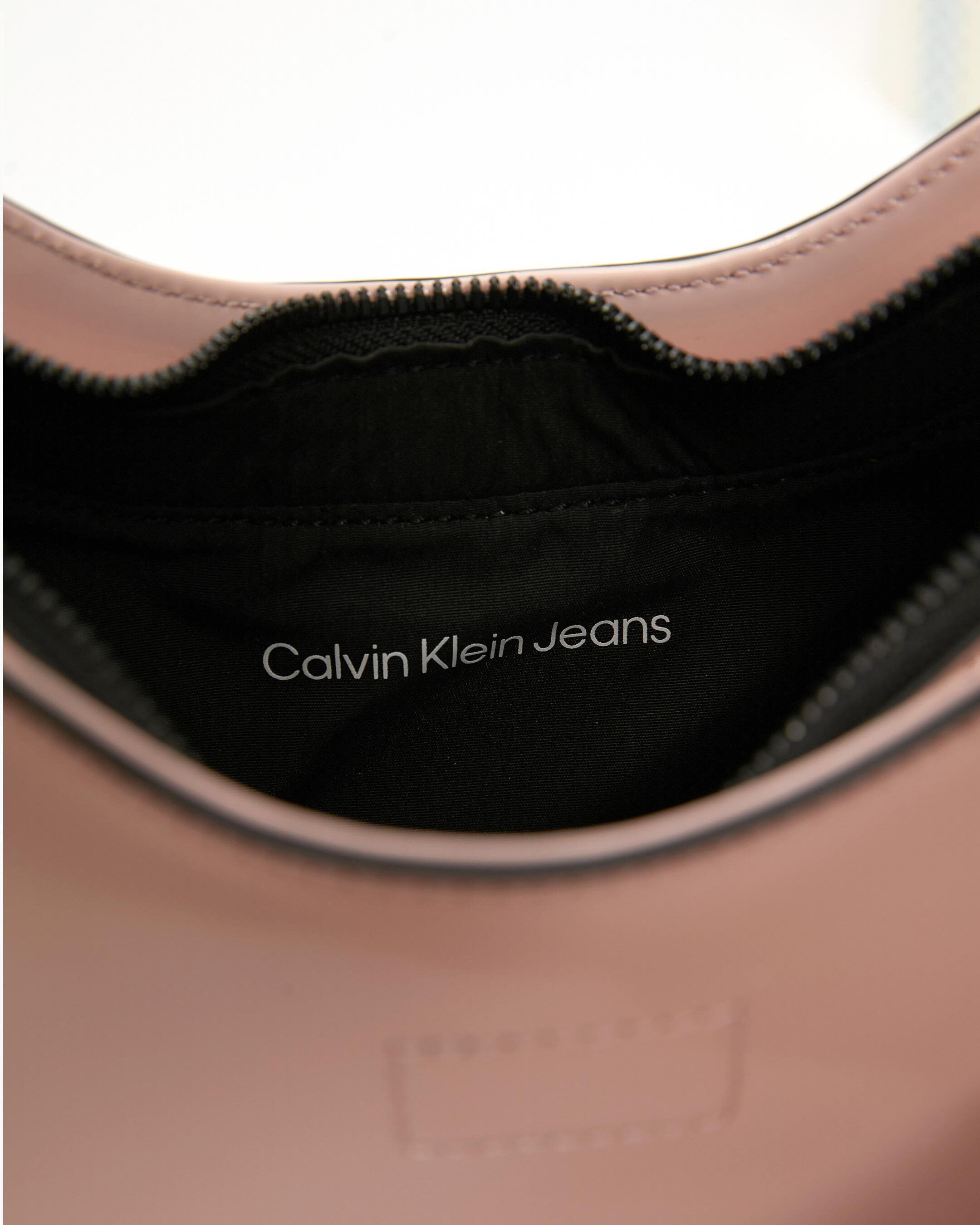 Off Duty Holiday Round Shoulder Bag 22 | pink | Calvin Klein