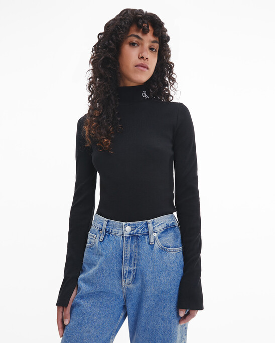 SLIM RIBBED MOCK NECK TOP