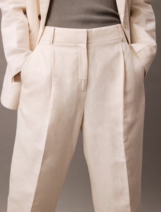 Relaxed Linen Pleated Trousers