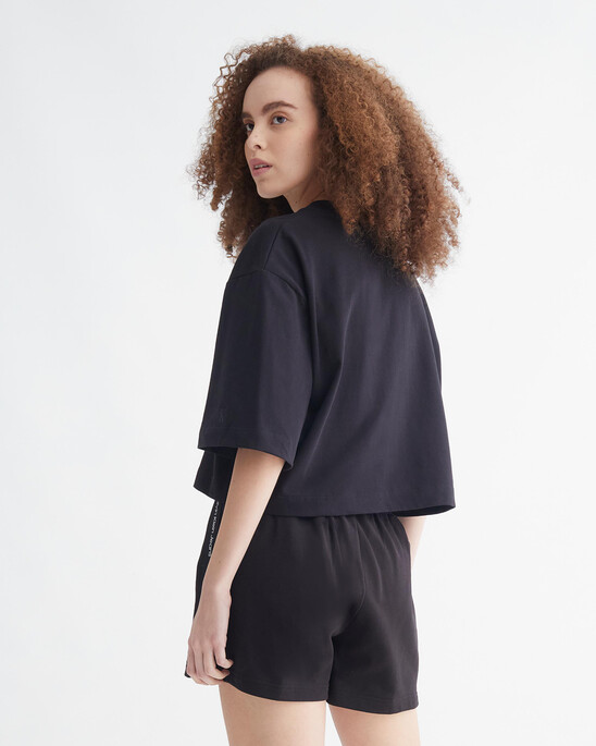 AMPLIFIED HEROES BOXY CROPPED TEE