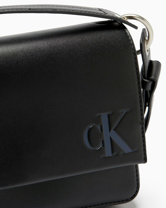 SCULPTED BOXY TOP HANDLE BAG