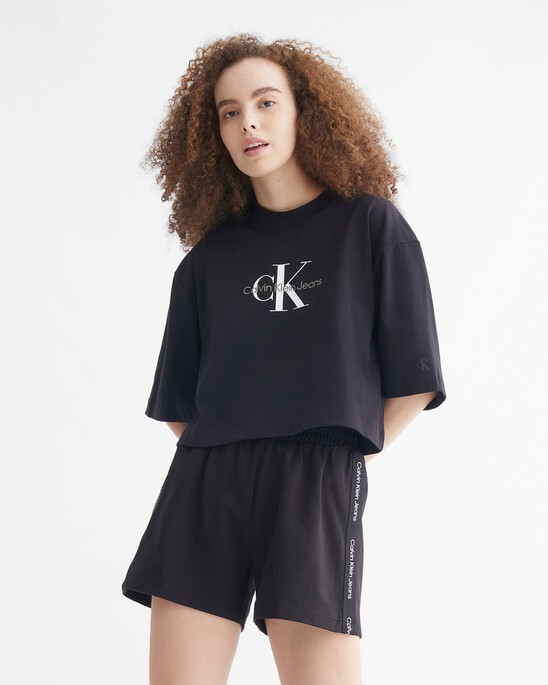 AMPLIFIED HEROES BOXY CROPPED TEE