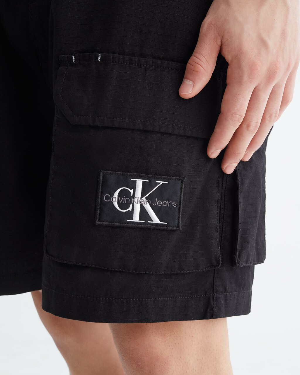 ICONIC UTILITY MULTI-POCKET CARGO SHORTS, Ck Black, hi-res