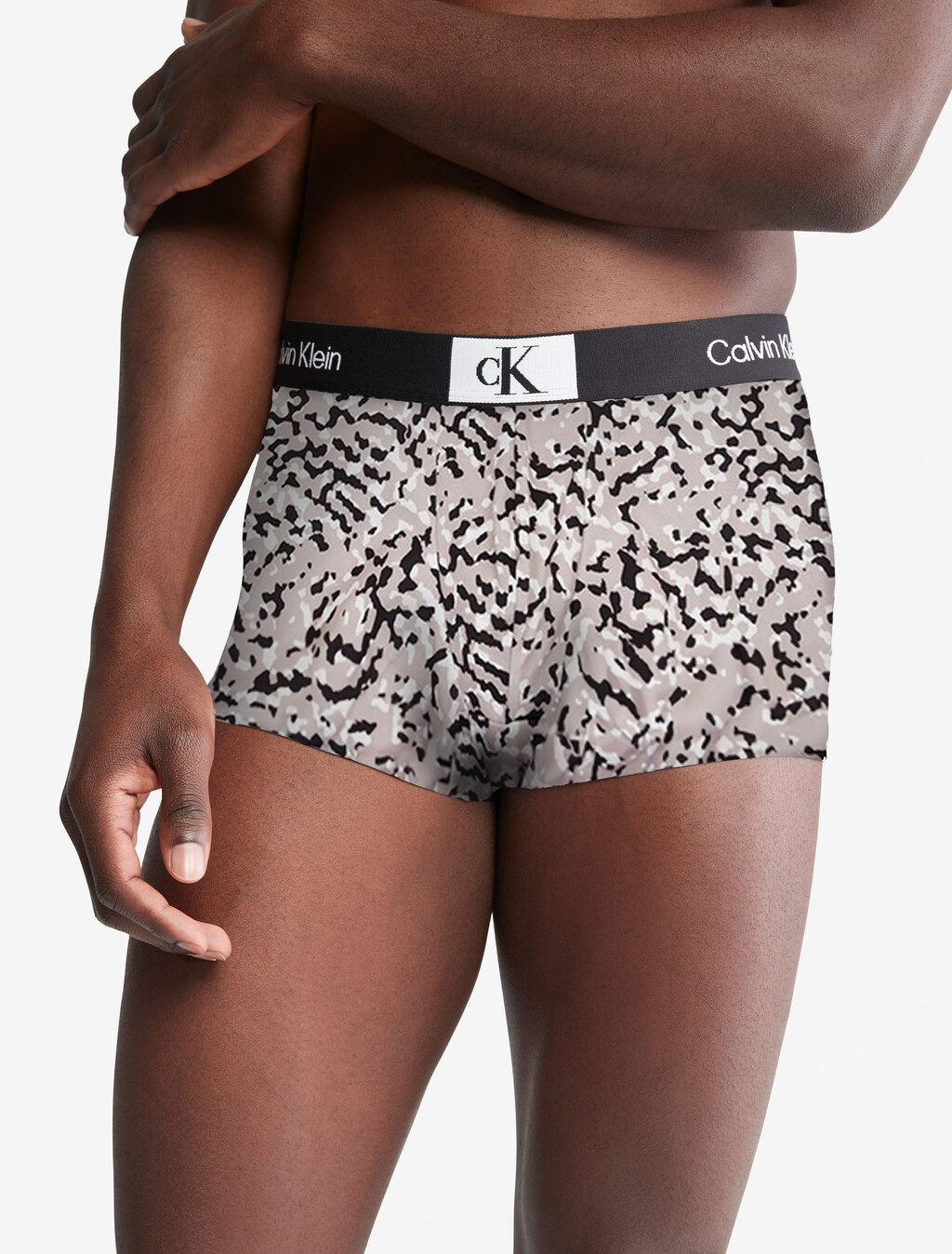 CALVIN KLEIN 1996 MICRO LOW RISE TRUNKS, PRINT/CLOUD GRE, hi-res