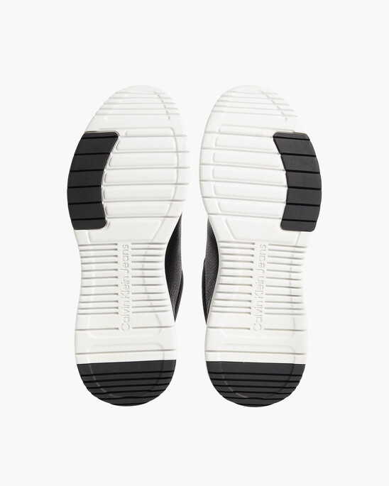 SPORTY COMFAIR LACE-UP RUNNERS