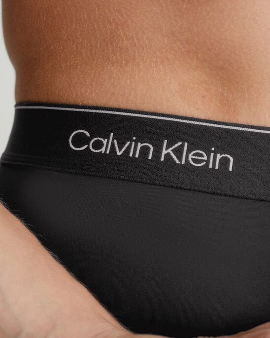 MODERN PERFORMANCE LOW RISE TRUNKS