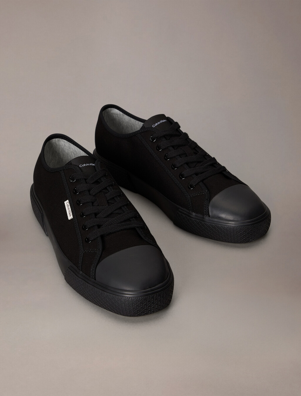 Alvaro - Cotton Canvas Logo Trainers, Triple Black/Honey, hi-res