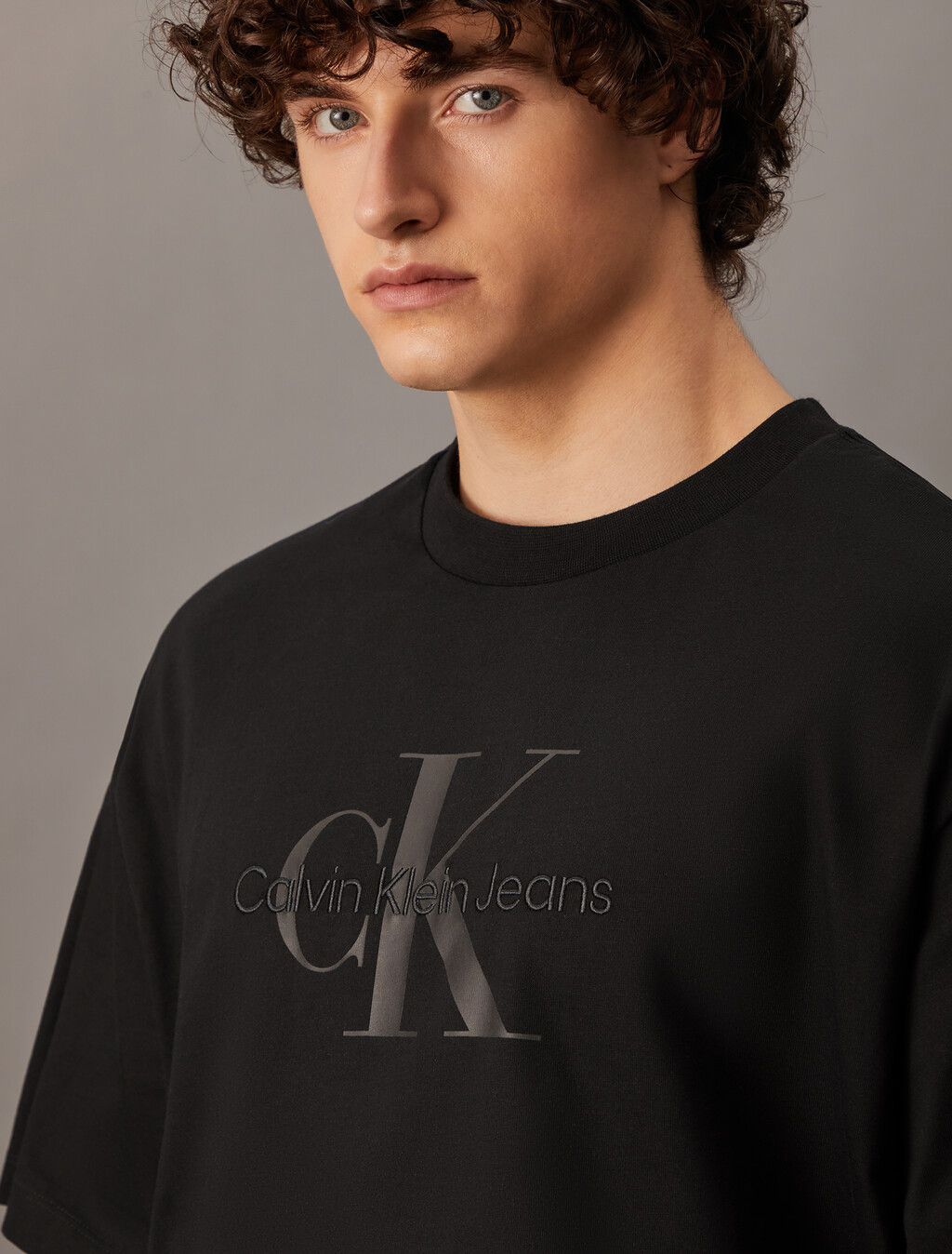 Monogram Regular Tee, Black, hi-res