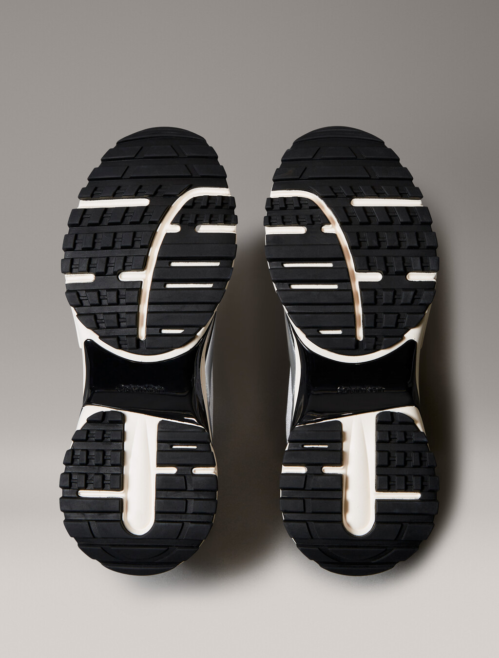 Trailblazer &mdash; Mesh Mix Runner Trainers, Silver/Black/Marshmallow, hi-res