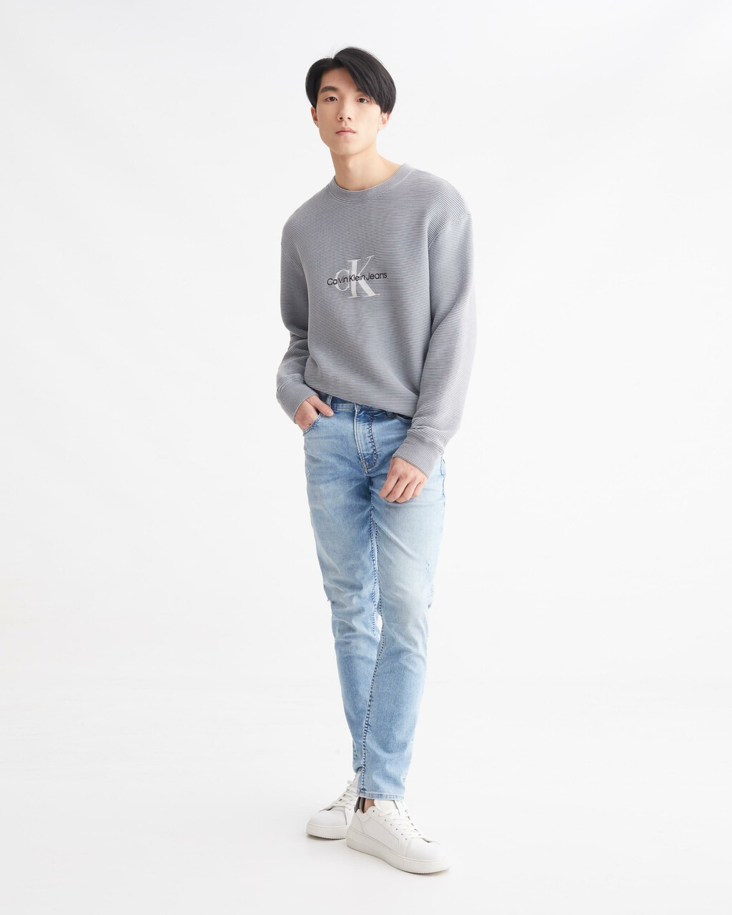 PREMIUM ESSENTIALS MONOLOGO OTTOMAN SWEATSHIRT, Overcast Grey, hi-res