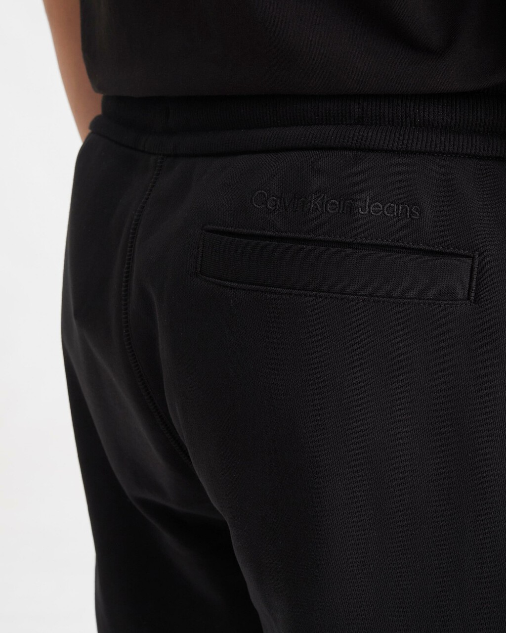 MONOGRAM  BADGE  SWEAT SHORTS, CK BLACK, hi-res