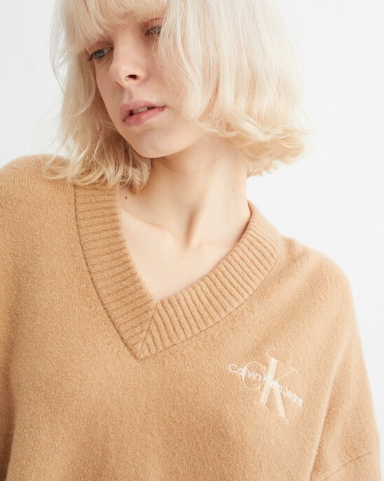 Archive Neturals V Neck Pullover Sweater