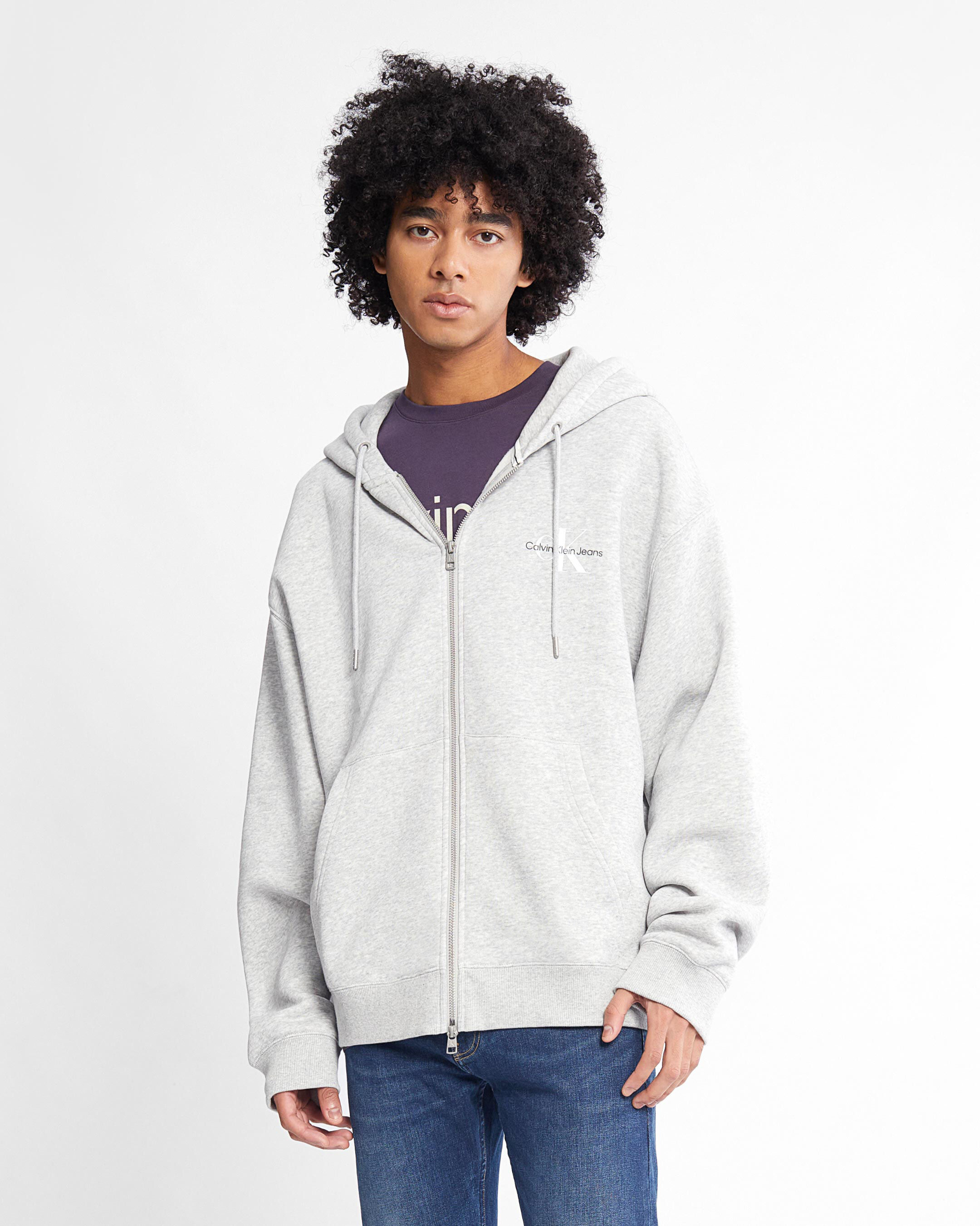 White hooded on sale zip up sweatshirt
