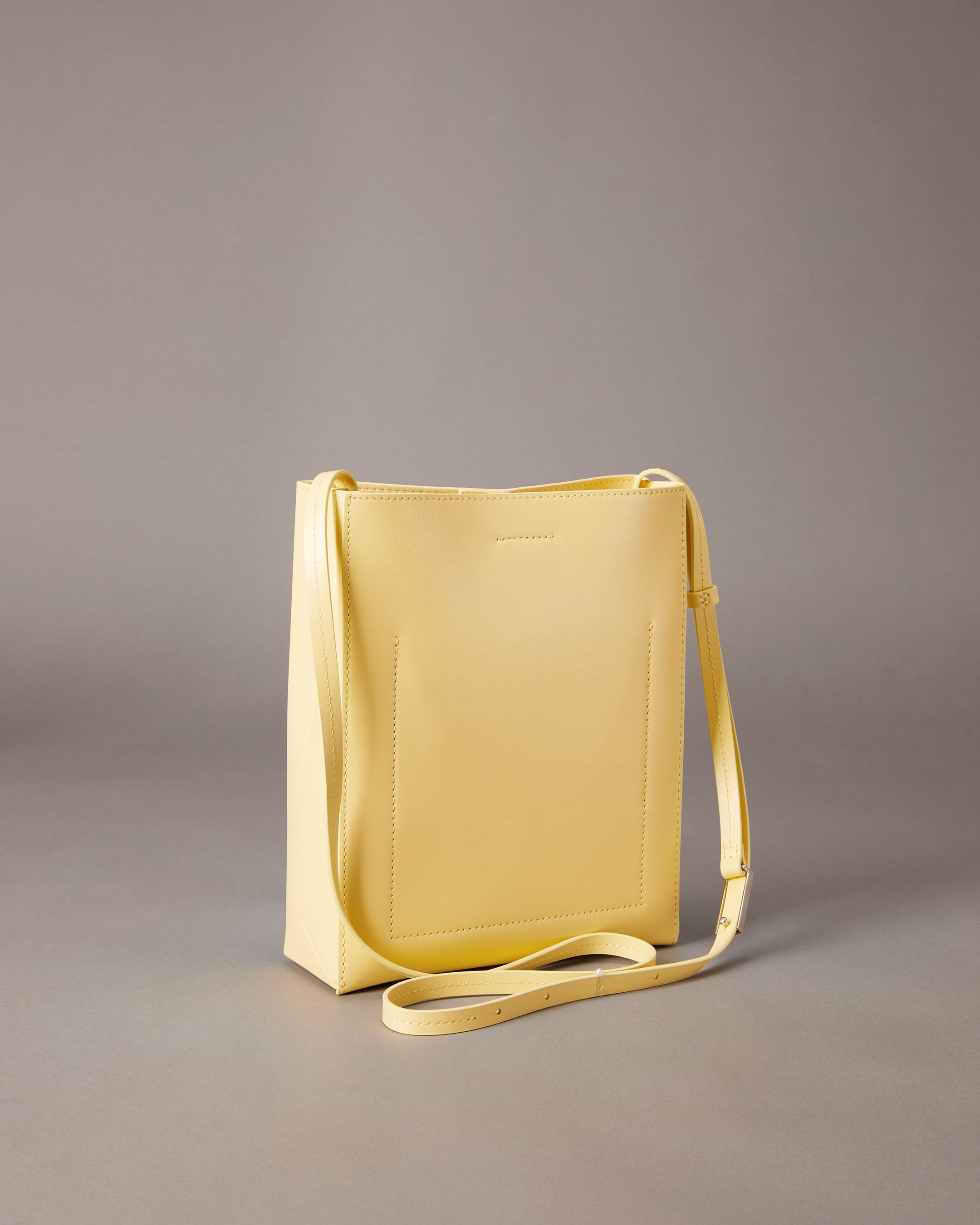 【カルバンクライン】CKJ W Crossbody Paper Leather Bag★人気 CK Paper Bag Leather Crossbody | yellow | Calvin Klein Singapore