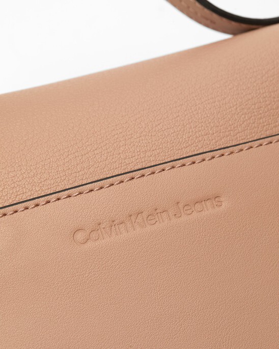 MINIMAL MONOGRAM BOXY BAG