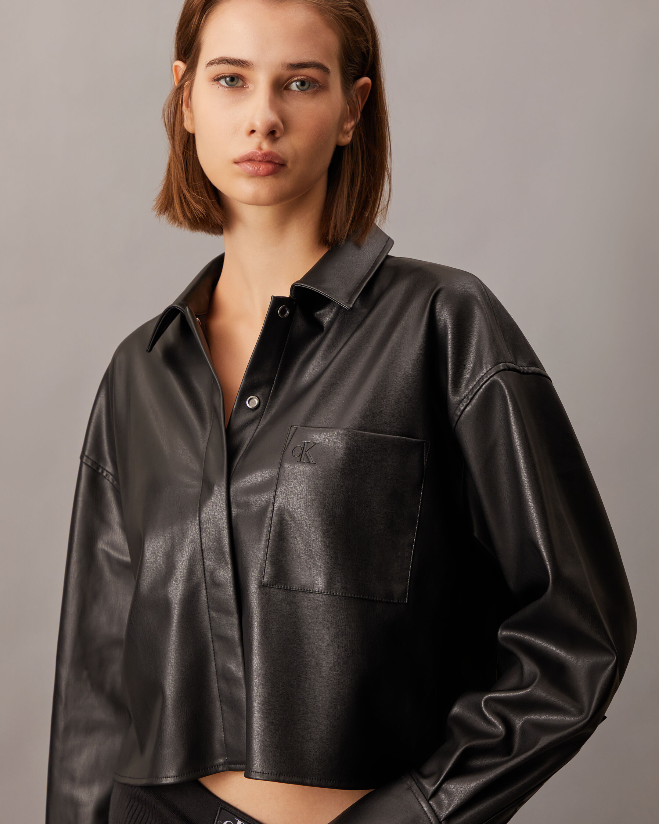 ジャケット・アウター SOFTHYPHEN FAUX LEATHER CROPPED SHIRT 207653581-1-washedblack?$