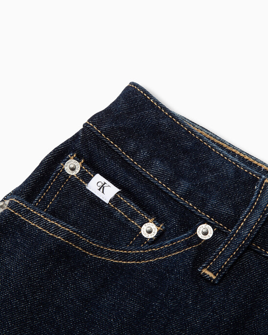 HIGH-RISE RELAXED JEANS