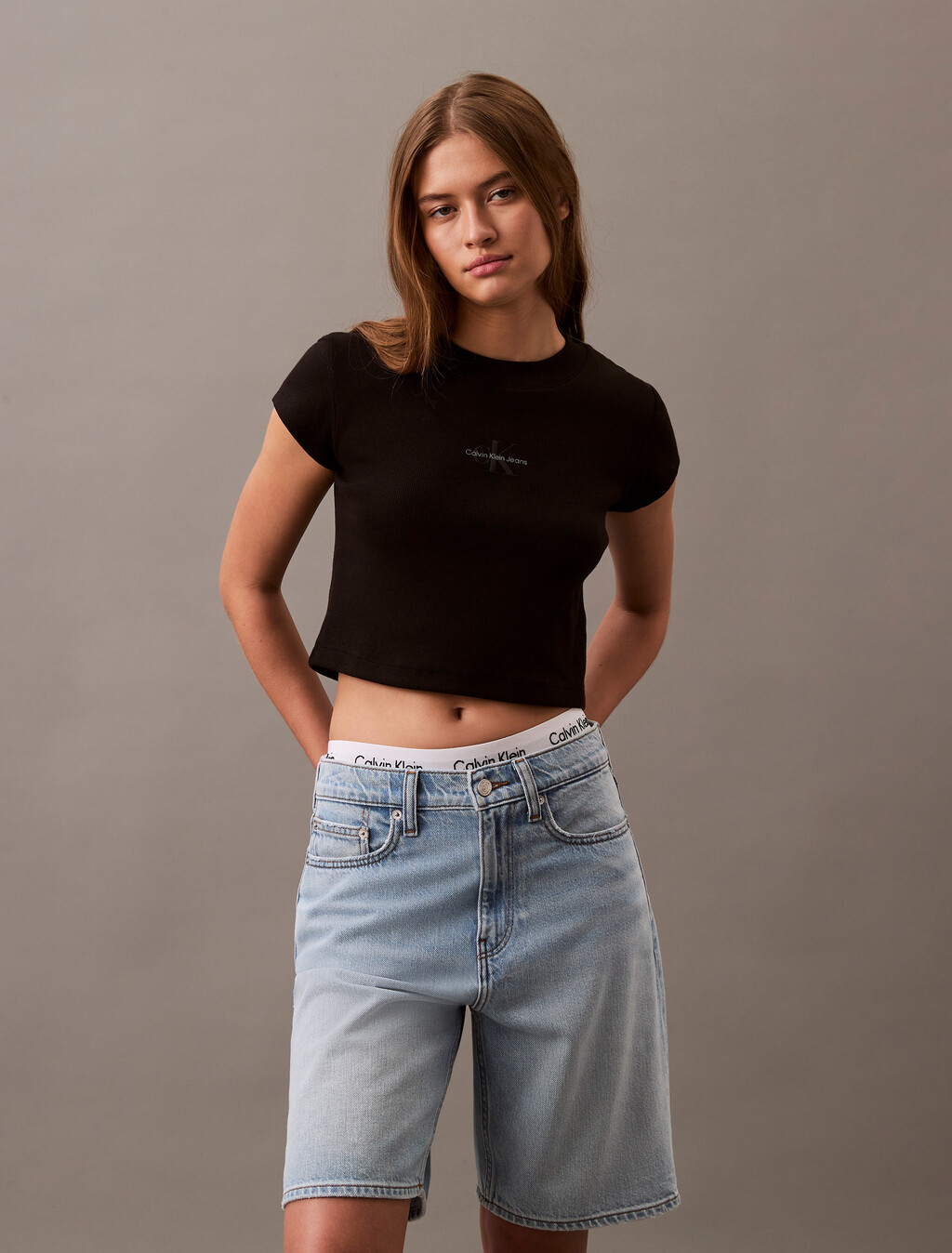 Slim Cropped Monogram T-shirt, Black, hi-res