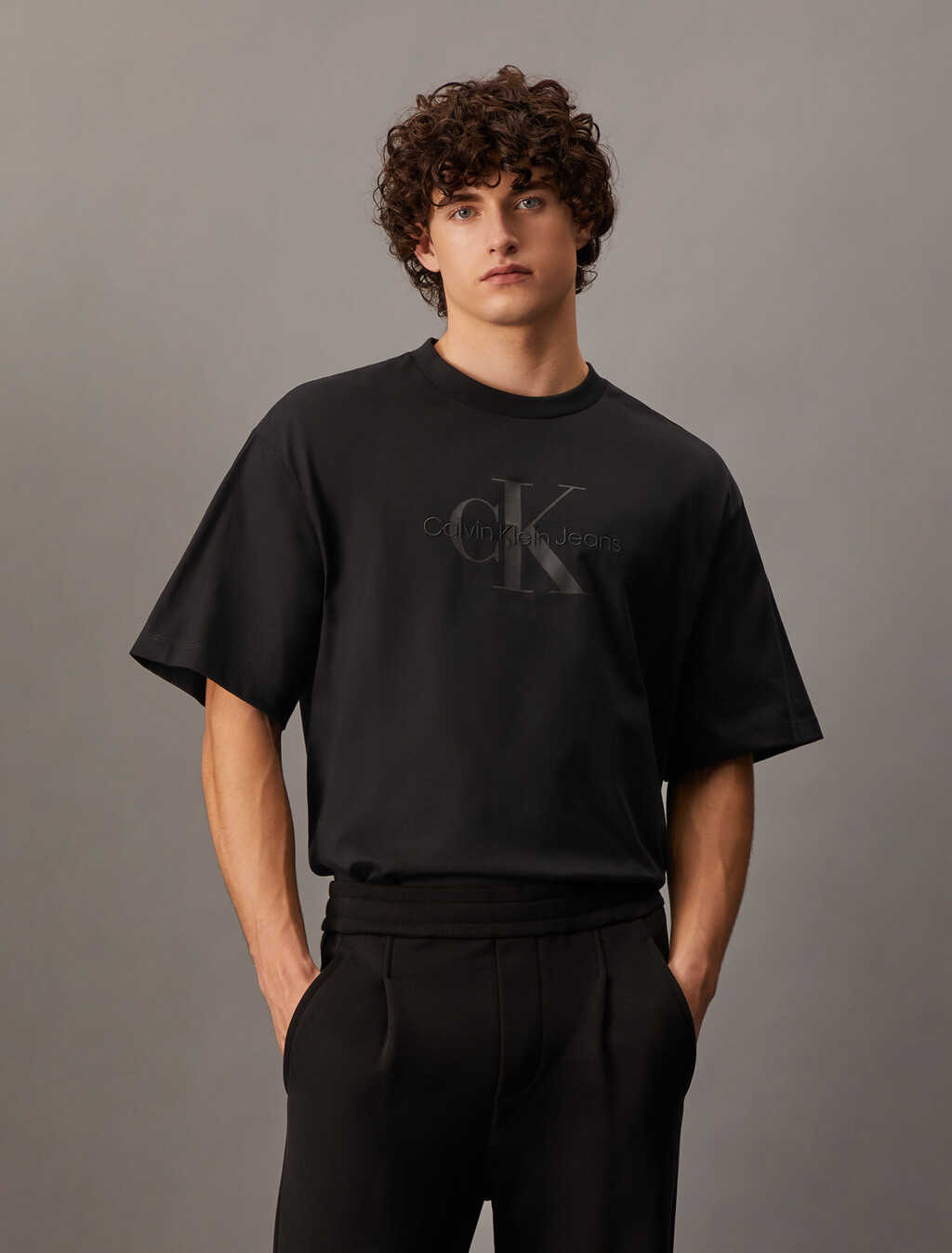 Monogram Regular Tee, Black, hi-res