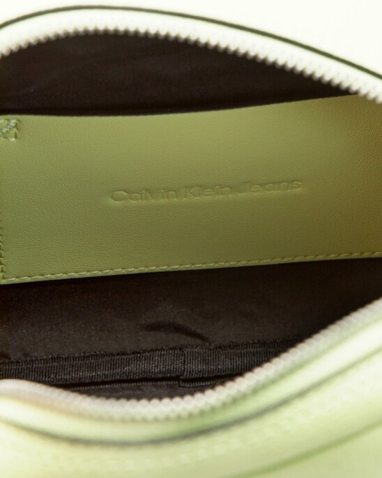 TEXTURED CAMERA BAG