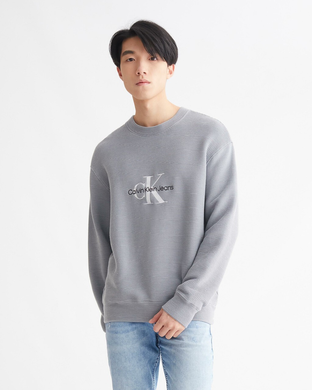 PREMIUM ESSENTIALS MONOLOGO OTTOMAN SWEATSHIRT, Overcast Grey, hi-res