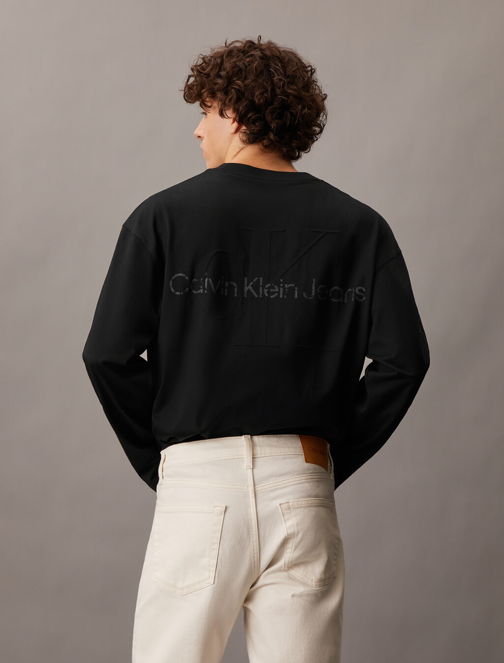 Embossed Logo Relaxed Long Sleeve Tee, Ck Black, hi-res