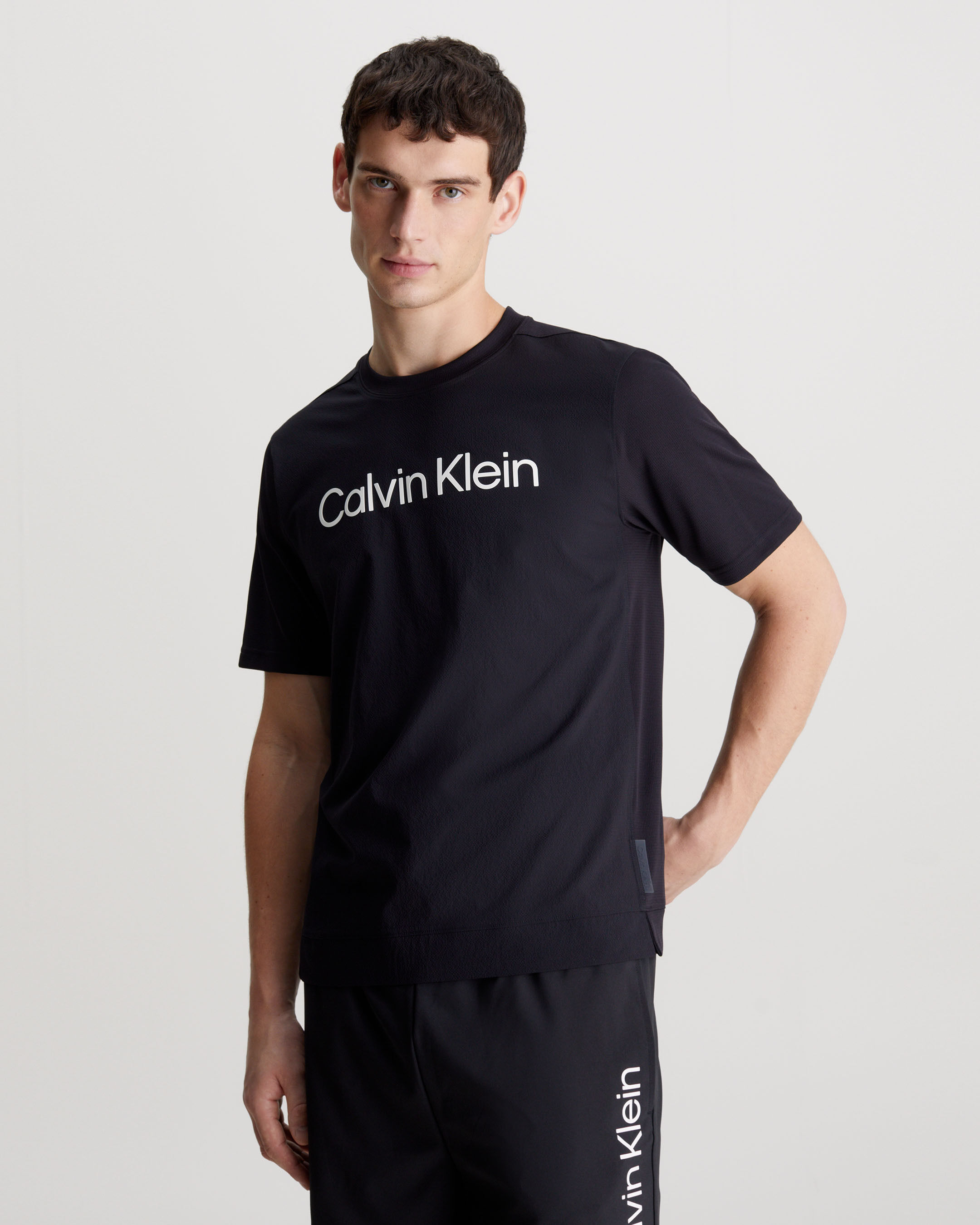 Calvin klein 2025 t shirt singapore
