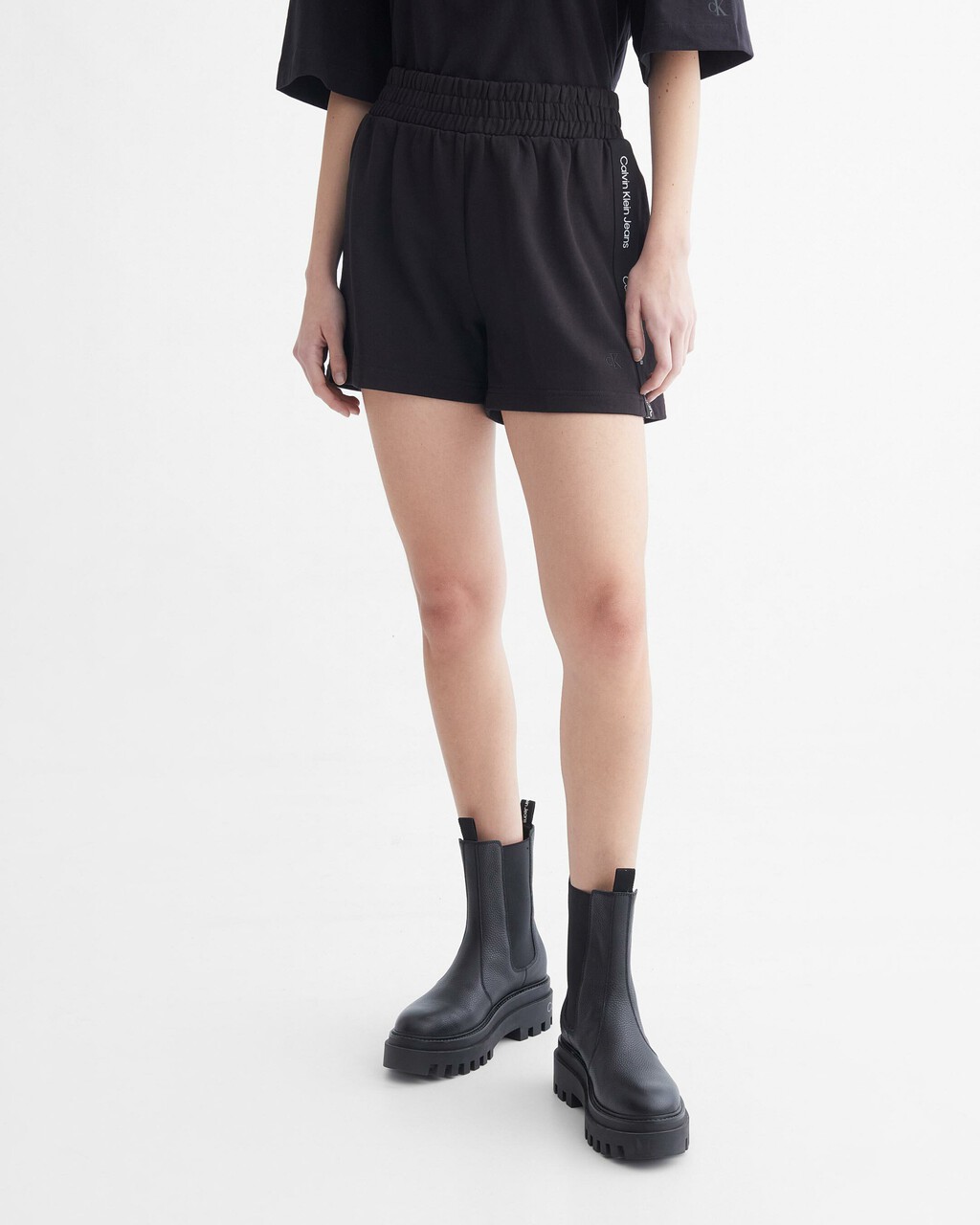 SIDE LOGO TAPE SWEATSHORTS, Ck Black, hi-res