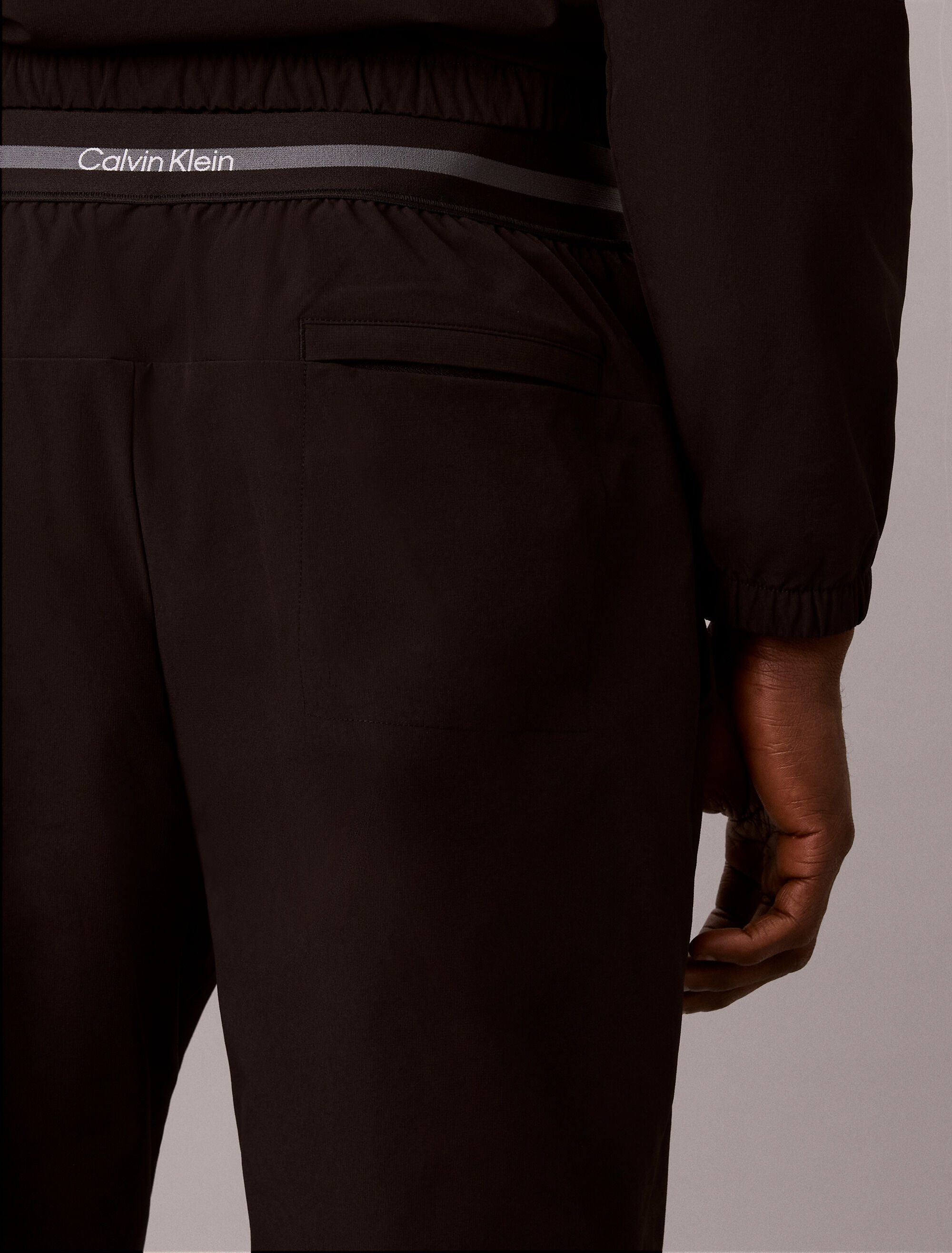 Commuter Woven Pant | black | Calvin Klein Singapore