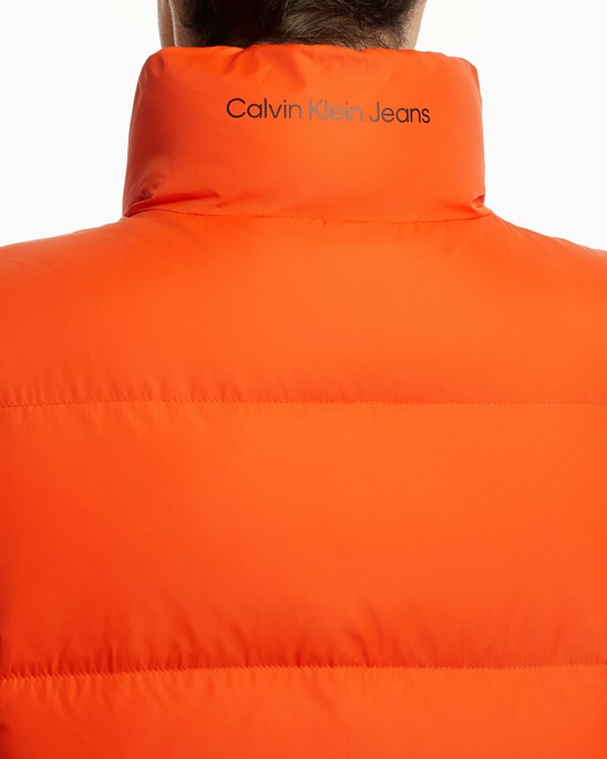 ESSENTIALS DOWN VEST