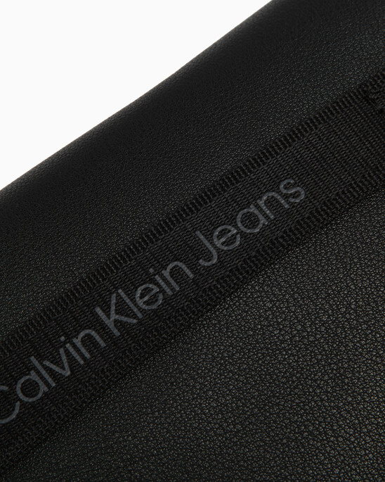 CKJ Ultralight Messenger Bag
