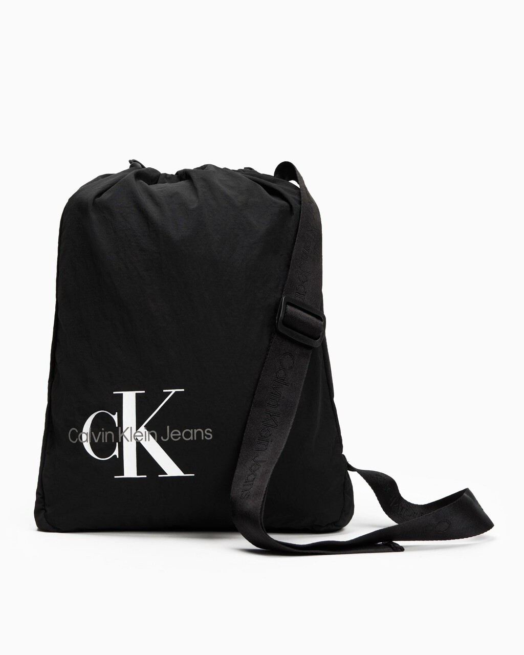 Introducir 72+ imagen calvin klein jacket in a bag