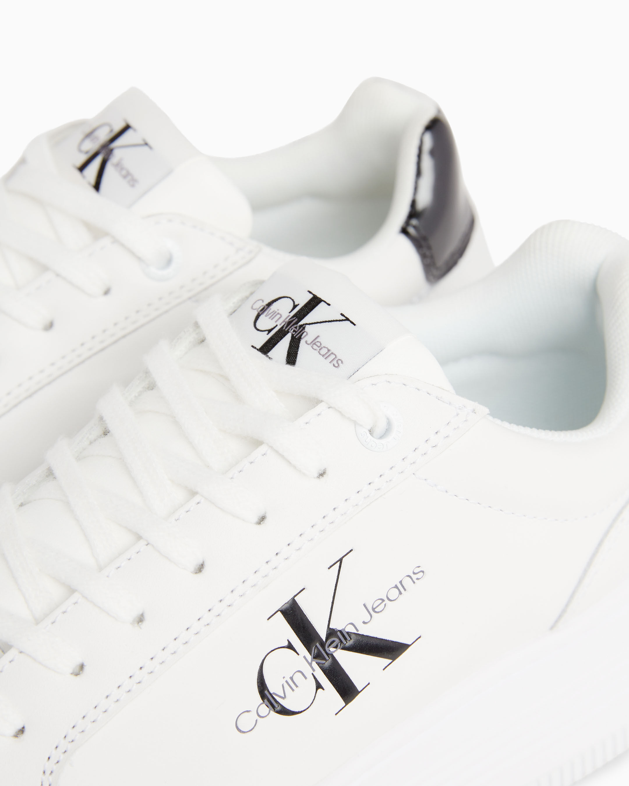 White sneakers shop calvin klein