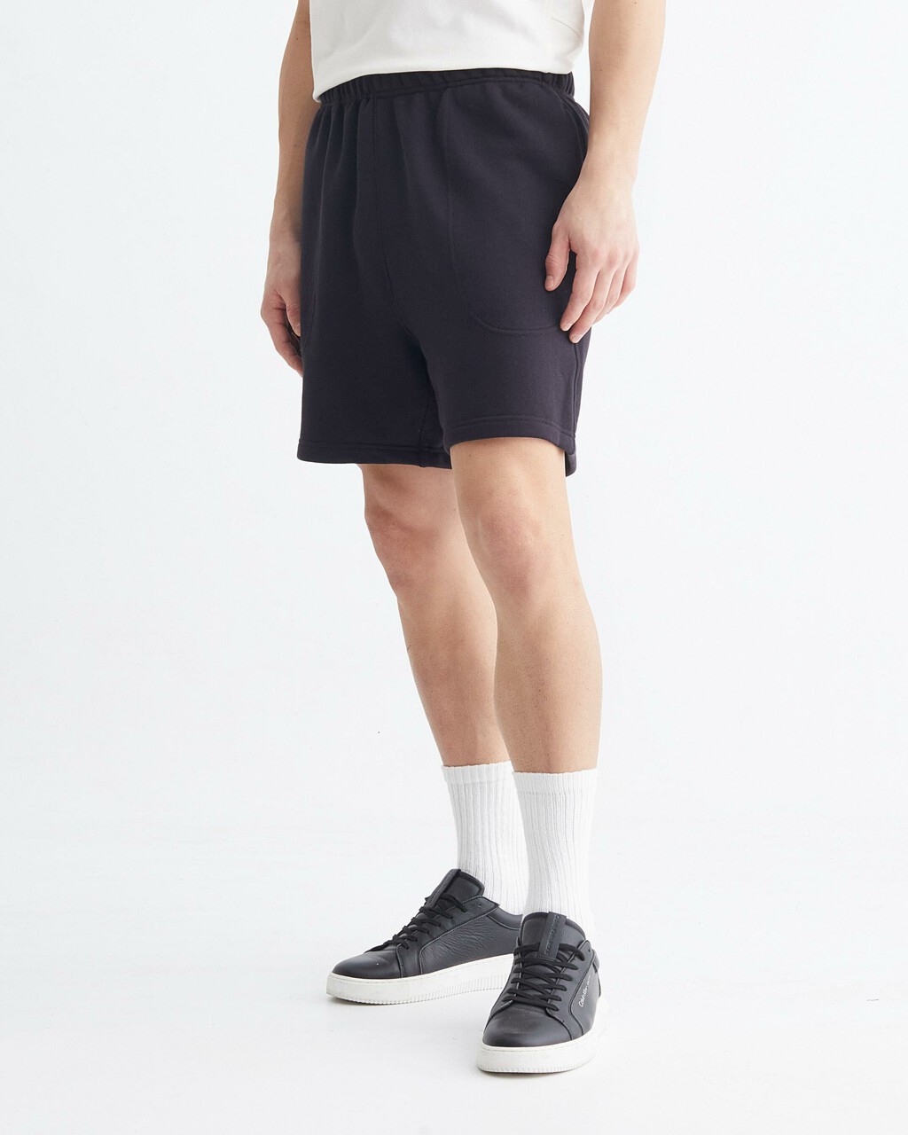ESSENTIALS UNISEX SWEATSHORTS, Black Beauty, hi-res