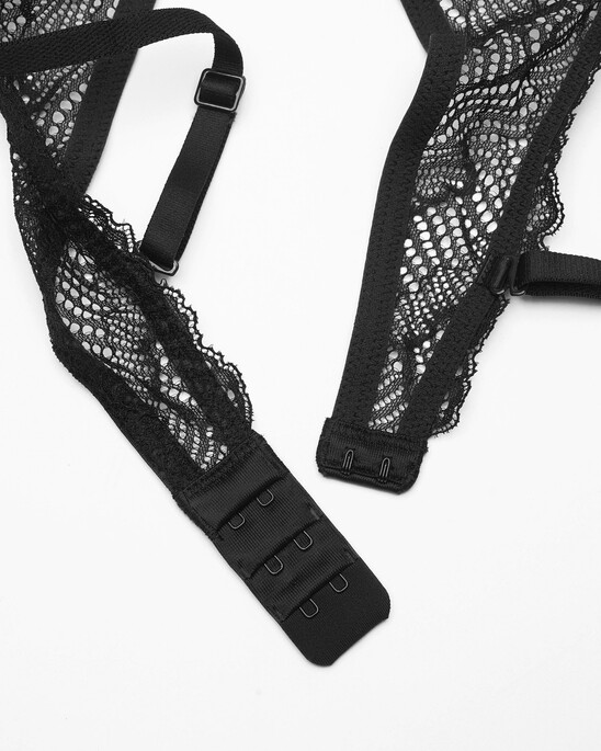 SCALLOPED LACE PUSH UP PLUNGE BRA