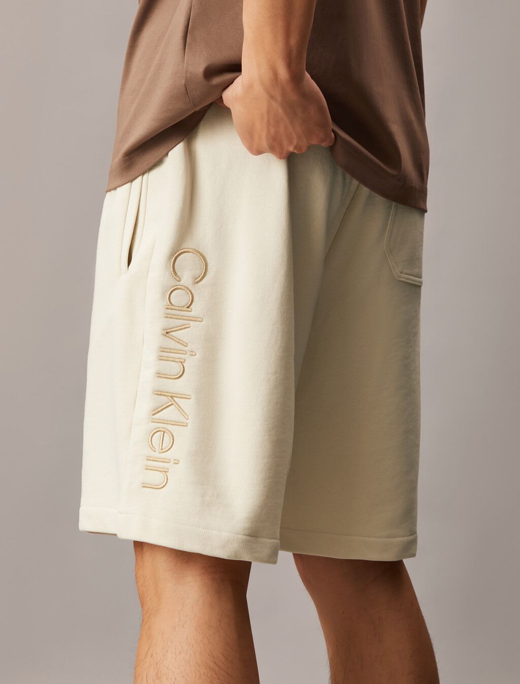 Standard Logo Terry Short, Turtledove, hi-res