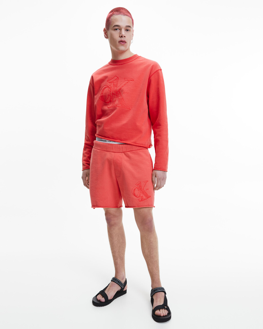 CK ONE GENDERLESS SHORTS, Fierce Red, hi-res