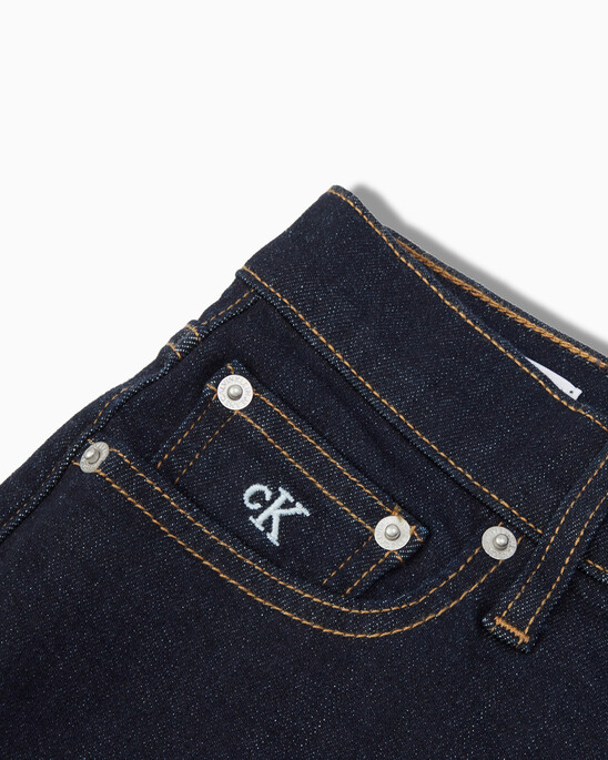 Mid Rise Body Fit Jeans