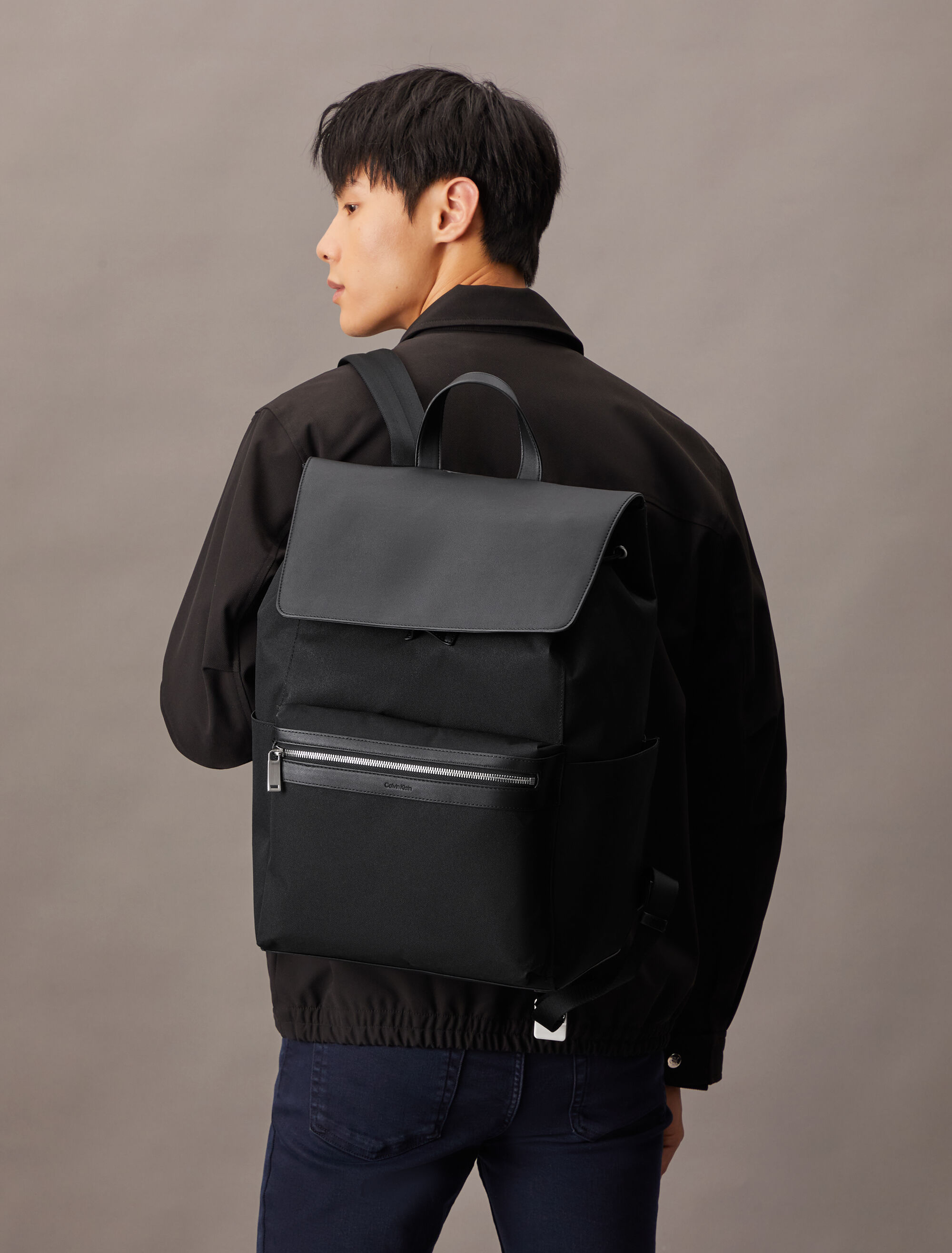 さらに100円引き◆ ◆Men's Contrast Flap Backpack Contrast Flap Backpack | black | Calvin Klein Singapore