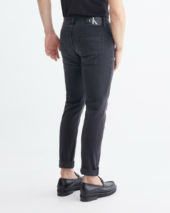 RECONSIDERED MODERN TAPER JEANS