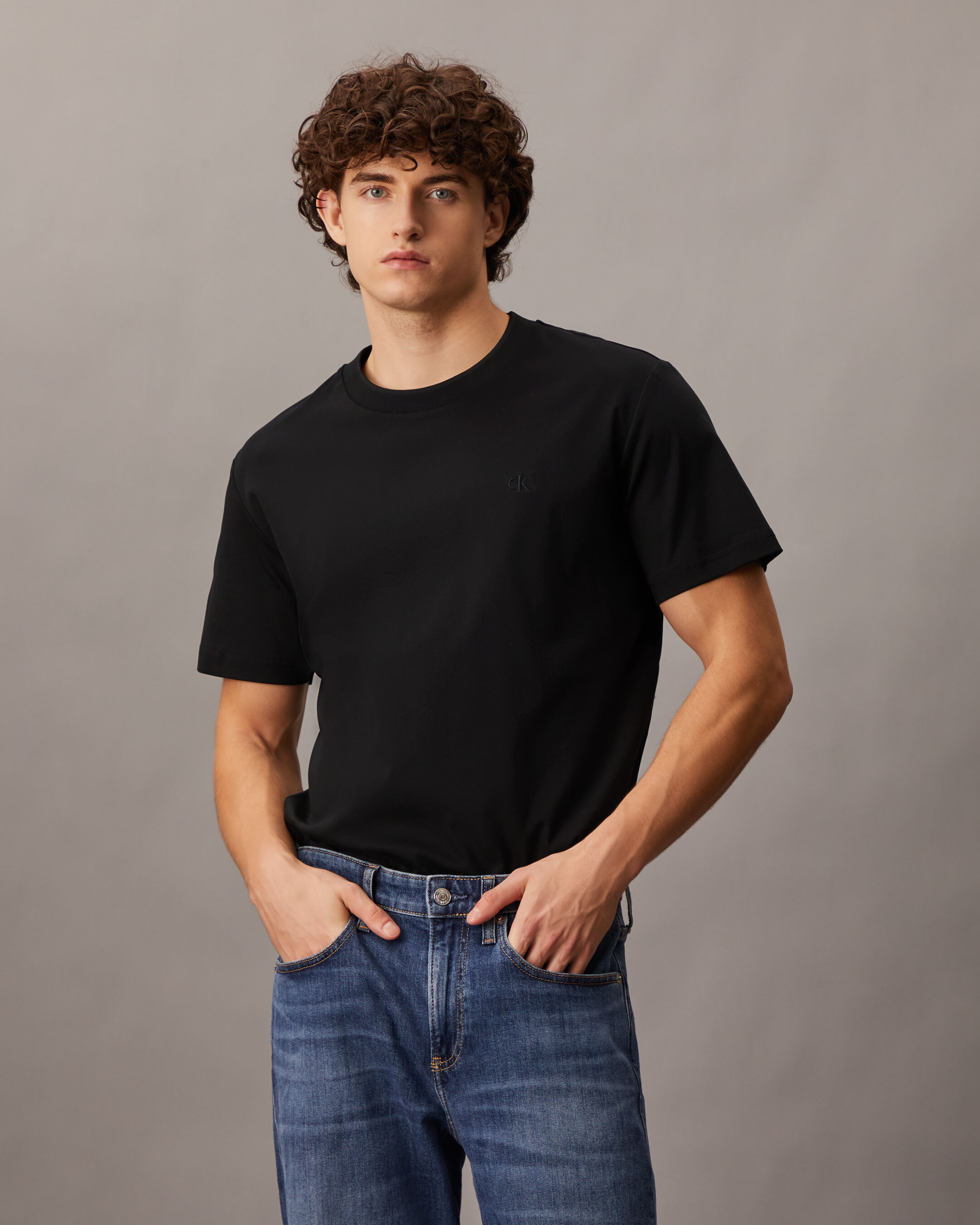 Low crew neck t shirt outlet