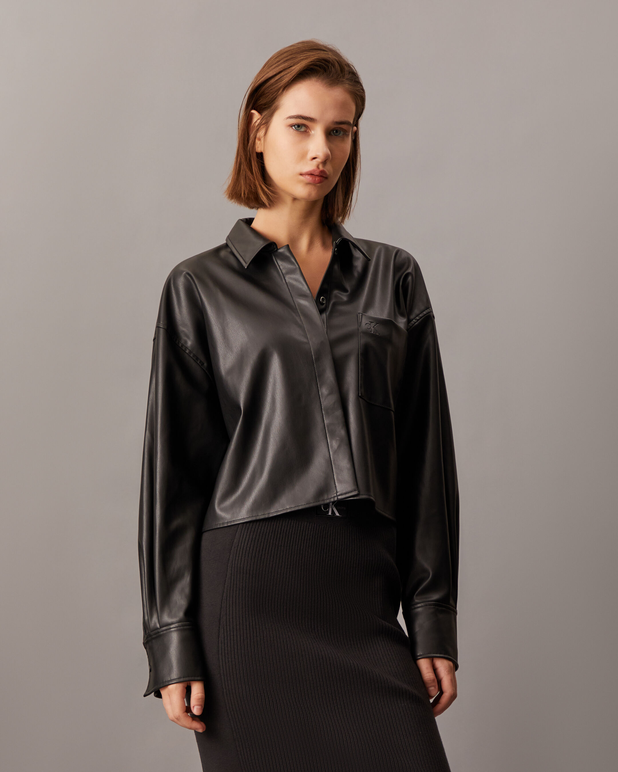 ジャケット・アウター SOFTHYPHEN FAUX LEATHER CROPPED SHIRT SOFTHYPHEN - FAUX LEATHER CROPPED SHIRT – The Contemporary