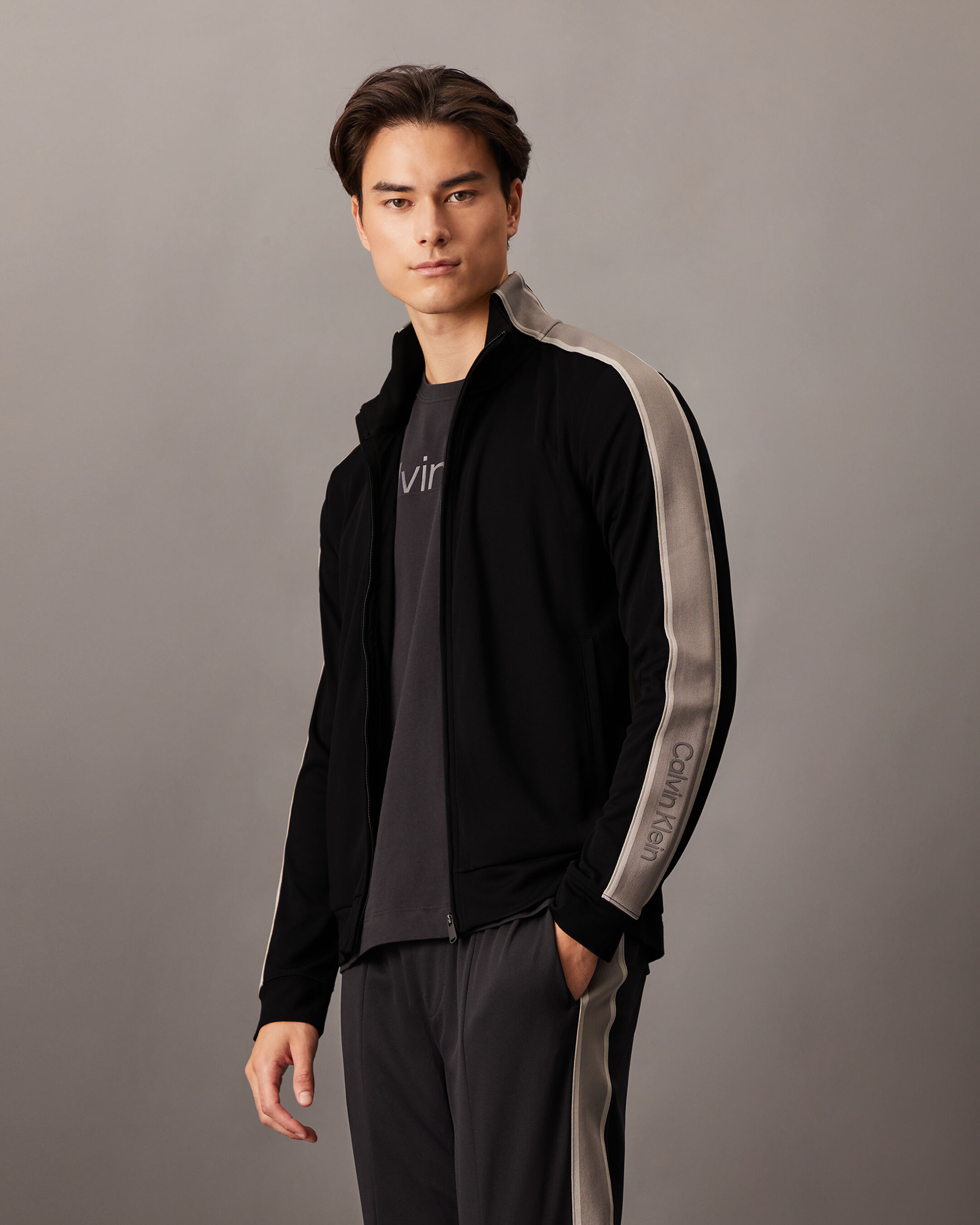 限定アウトレットセール：通販 Jacket Zip Full Icon Sport | Singapore Klein Calvin | black トップス