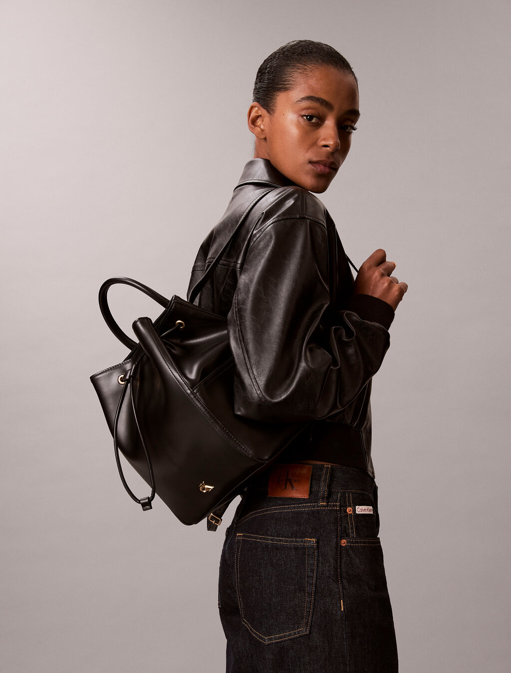 CK DRWSTRNG BCKPCKBLCK / ANTQ LGH, BLACK / ANTIQUE LIGHT GOLD, hi-res