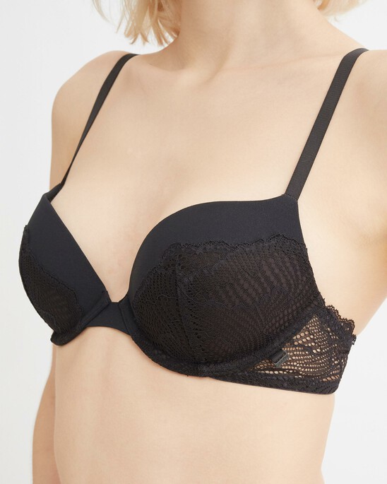 SCALLOPED LACE PUSH UP PLUNGE BRA