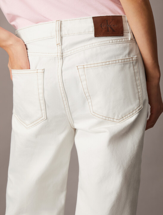 Signature 90s Straight Jean